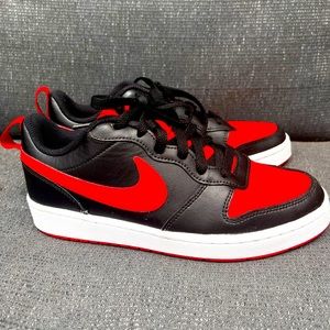 Nike Court Borough Low 2 "Black/White-Red" Size  6.5y Womens 8 BQ5448-007